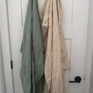 Mushie Lightweight Muslin Swaddle Blankets — Neutral Cream